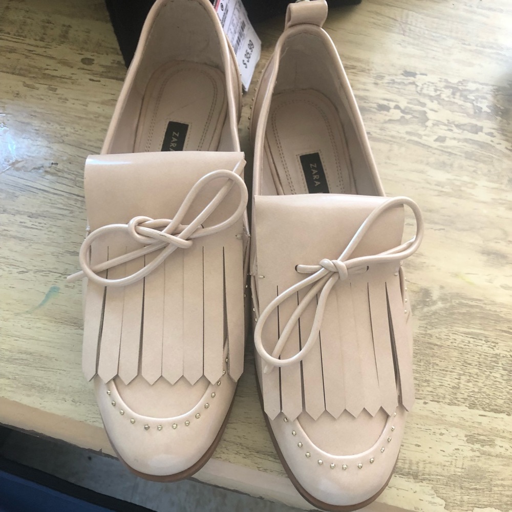 Flat shoes